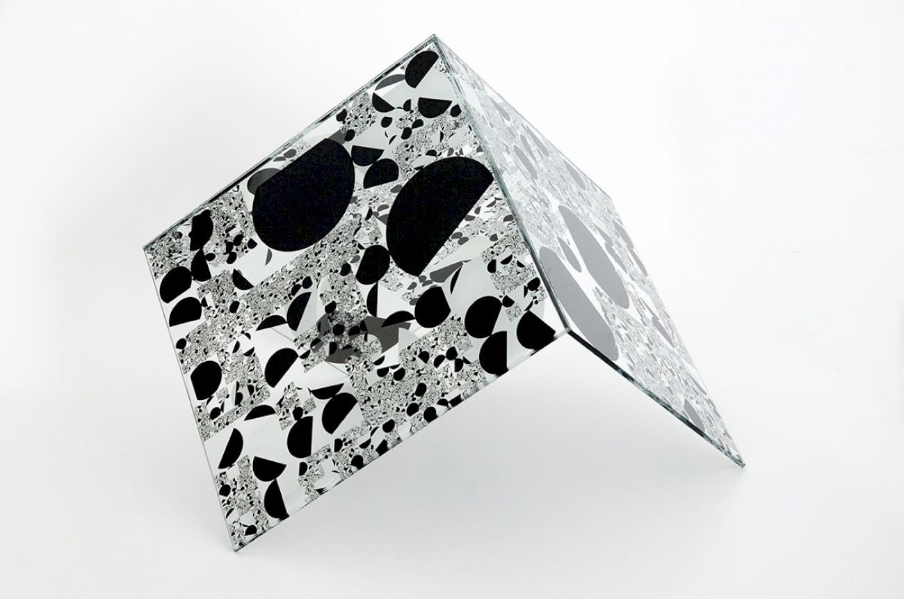 Julian Palacz ⋅ Planetenhaufen Kubus (1) Julian Palacz ⋅ Planetenhaufen Kubus (1)