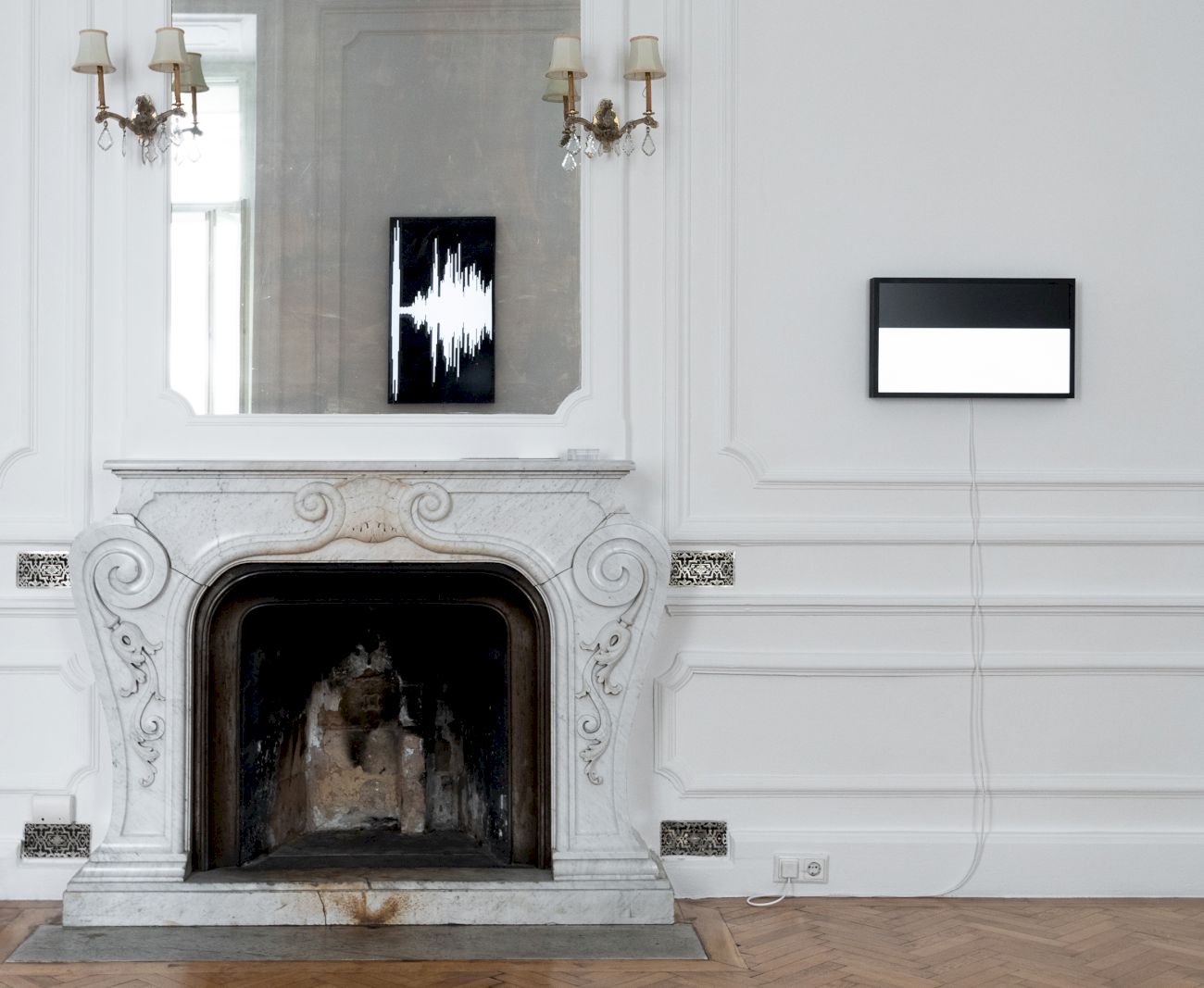 Julian Palacz ⋅ Les murs ont des oreilles (1) Julian Palacz ⋅ Les murs ont des oreilles (1)